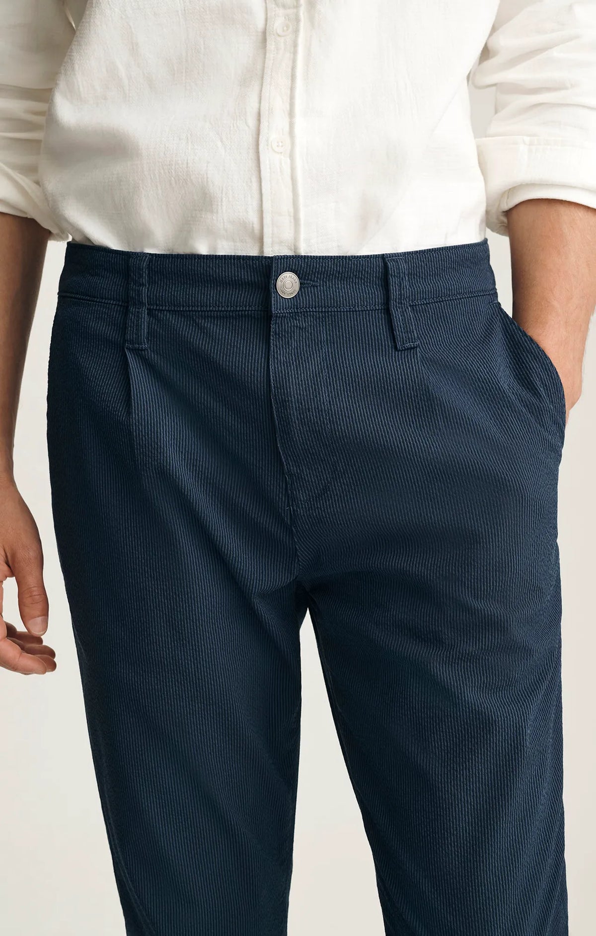 NAVY STRIPE SEERSUCKER