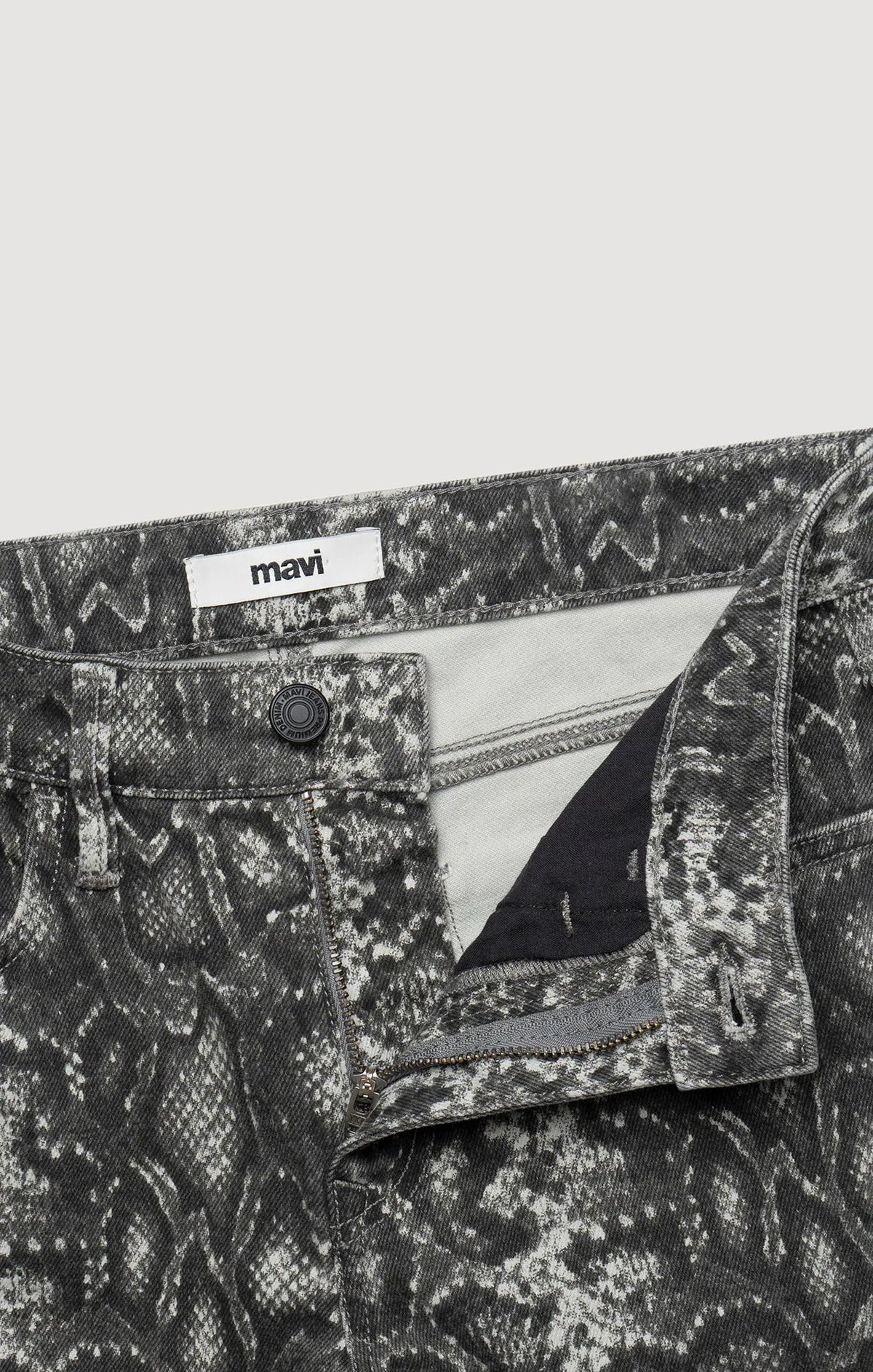 SMOKE SNAKE DENIM
