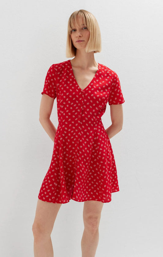 URBAN RED PETAL PRINT