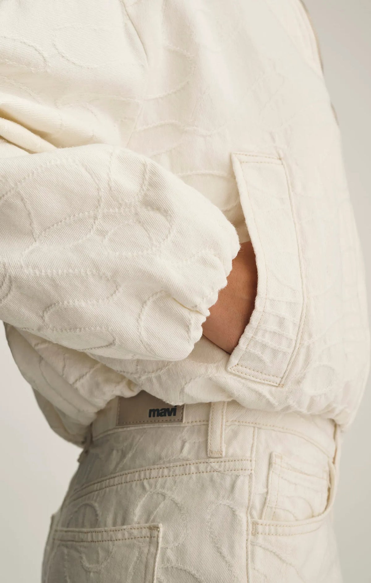 BEIGE EMBROIDERED DENIM