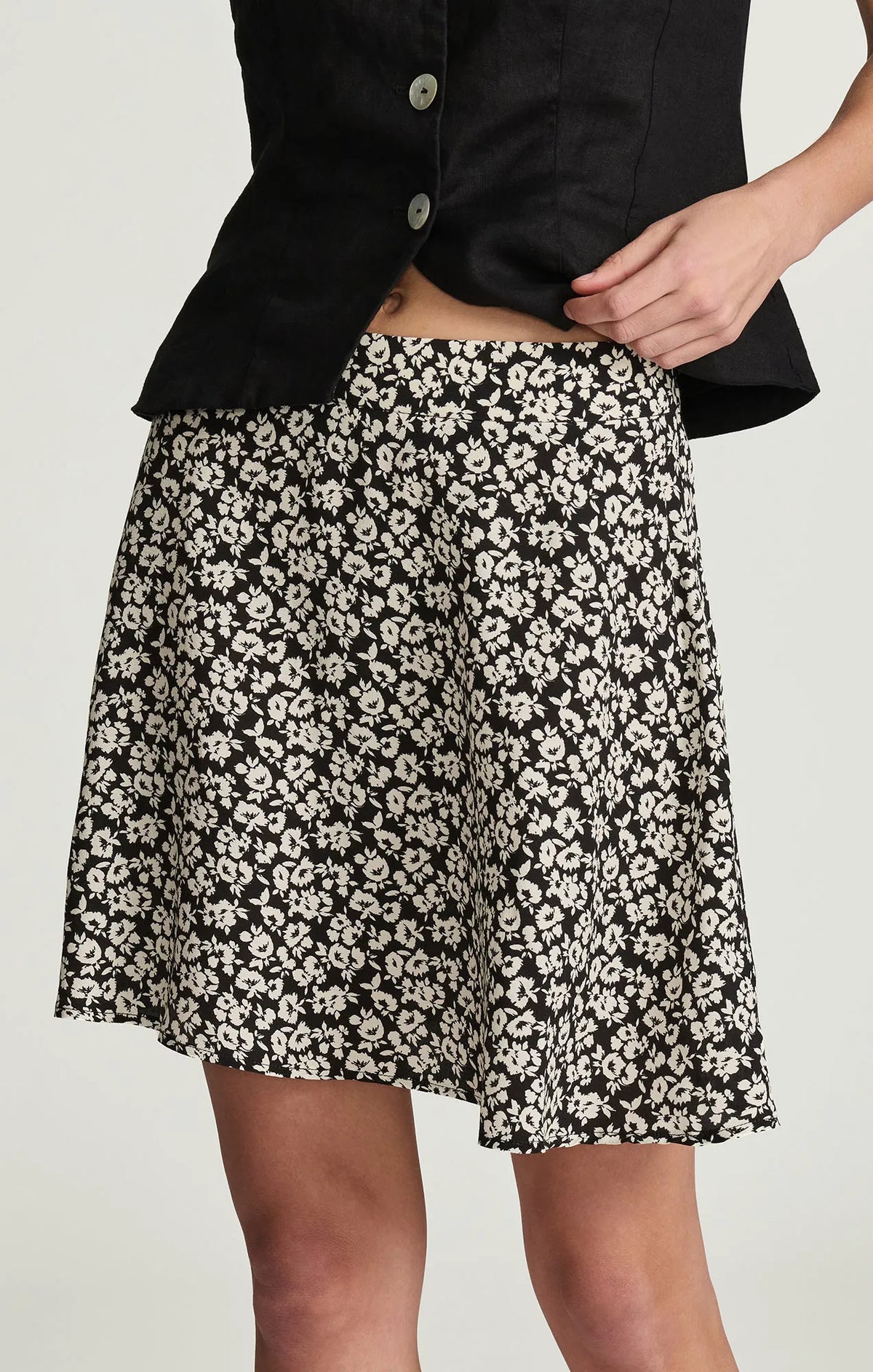 NAVY FLOWER PRINT